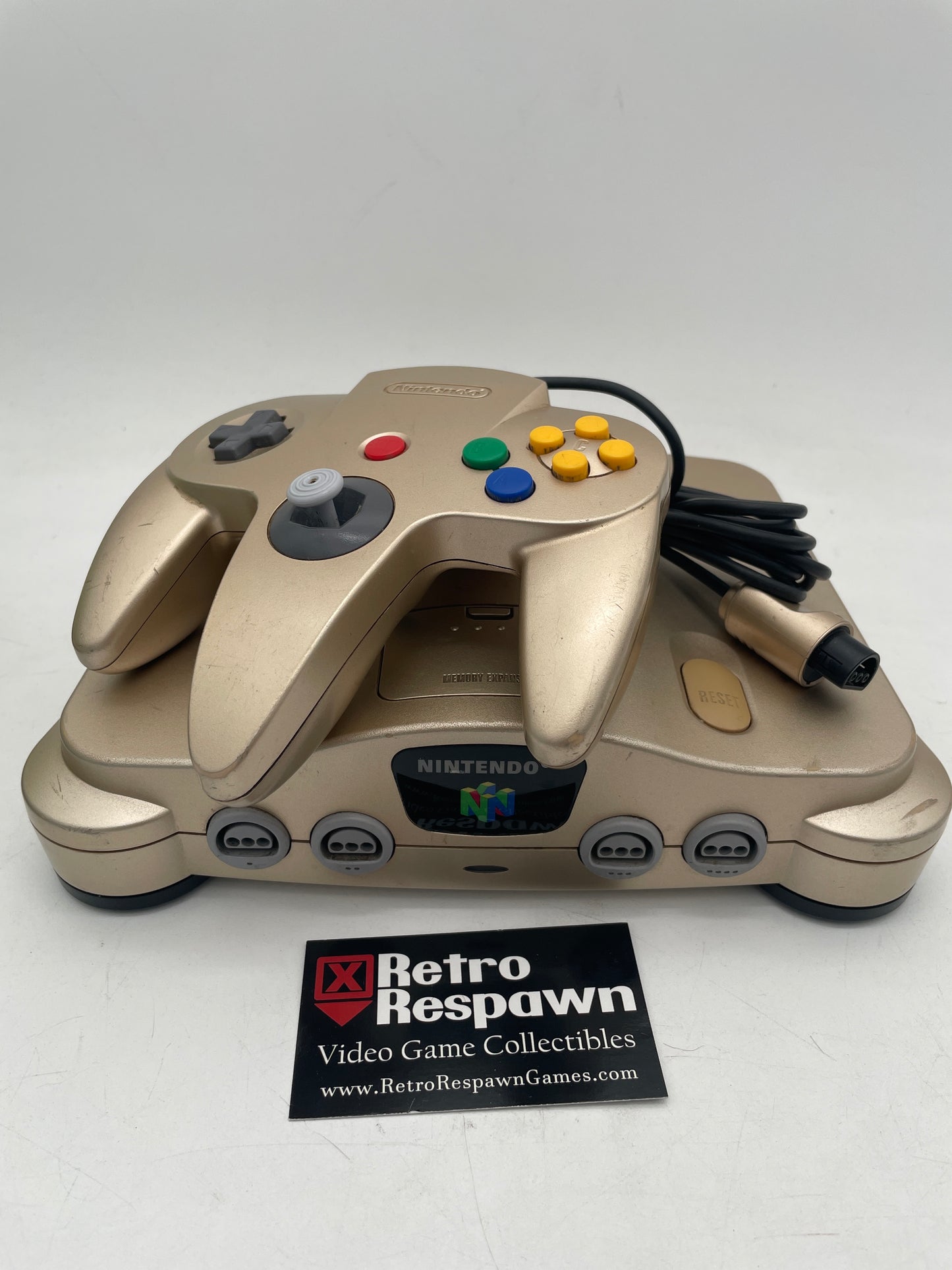 US Gold Nintendo 64 System - Nintendo 64 (Console, Controller, all Wires)