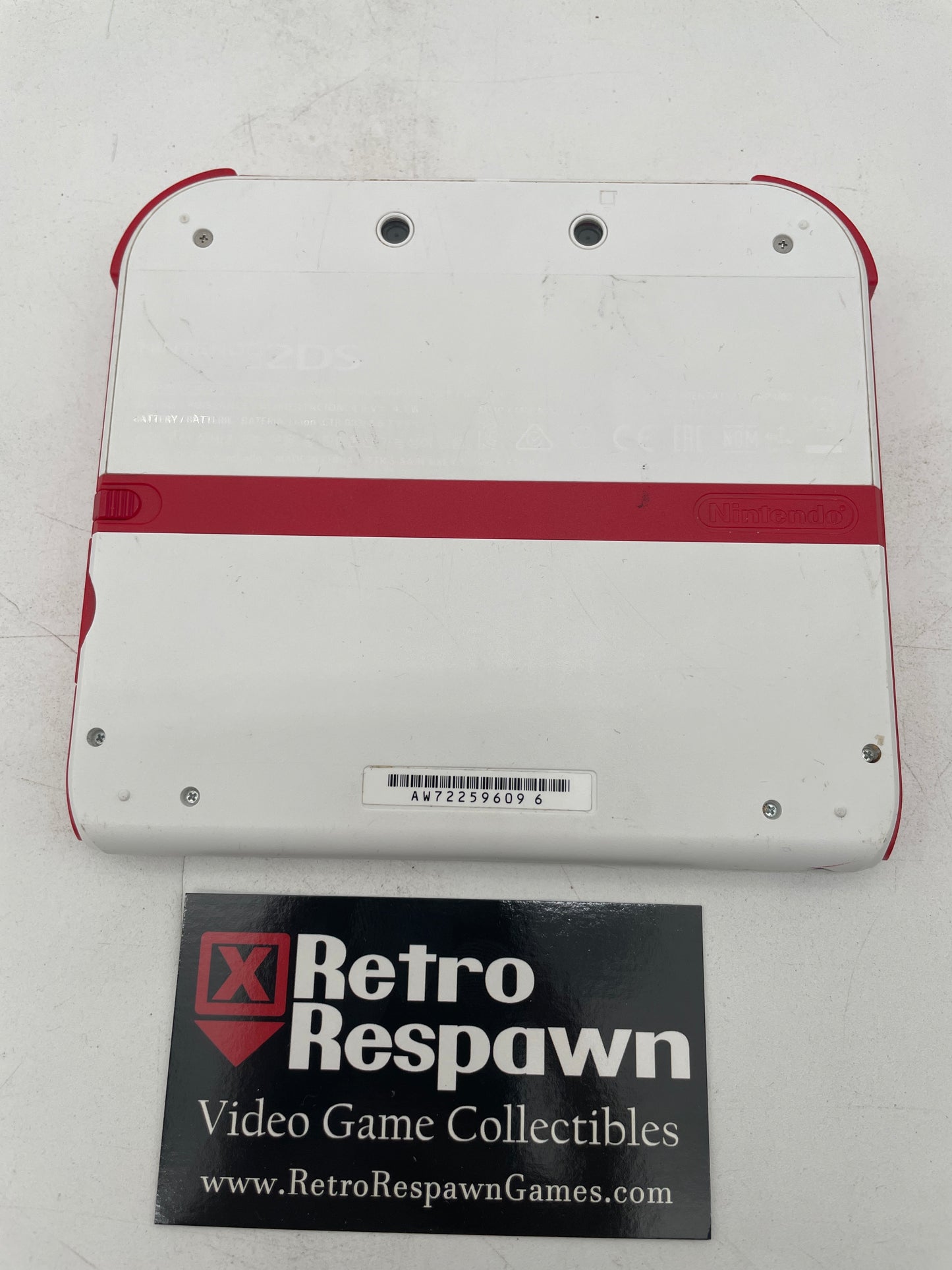 Nintendo 2DS White & Red - (Console + Charger)