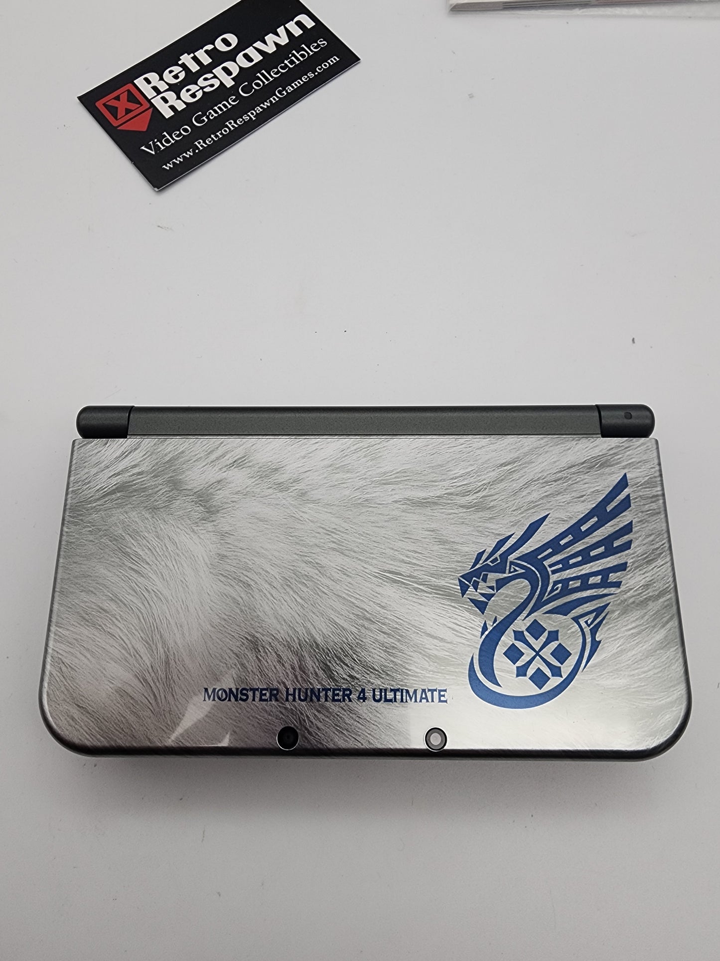 New Nintendo 3DS XL Monster Hunter 4 Edition - Nintendo 3DS (Complete)