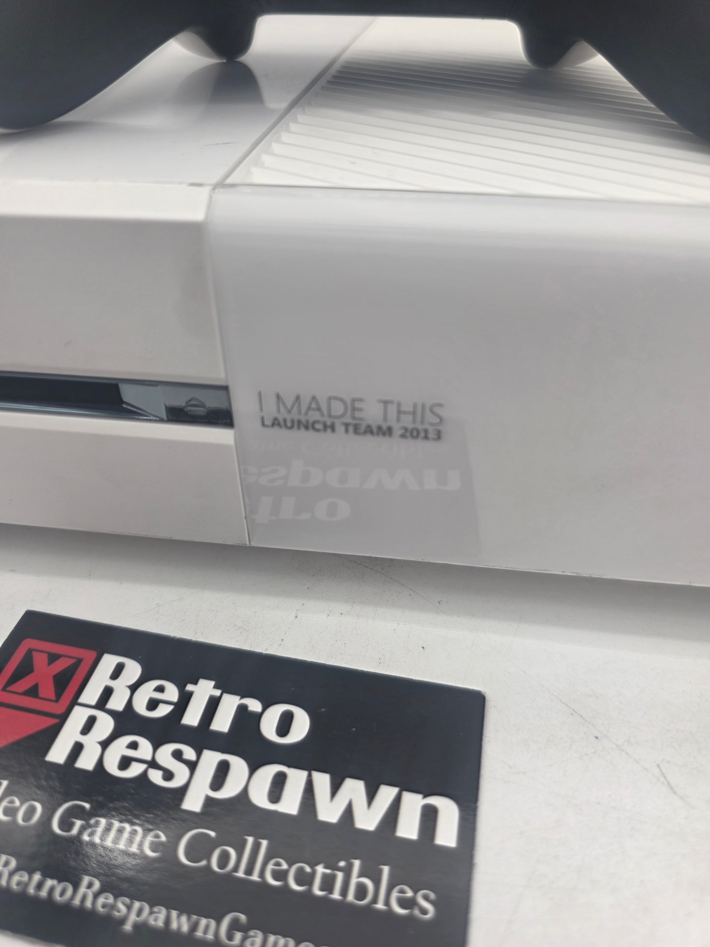 "I Made This" Launch Team 2013 Xbox One Console + Controller - Xbox One (Controller, Console all wires)