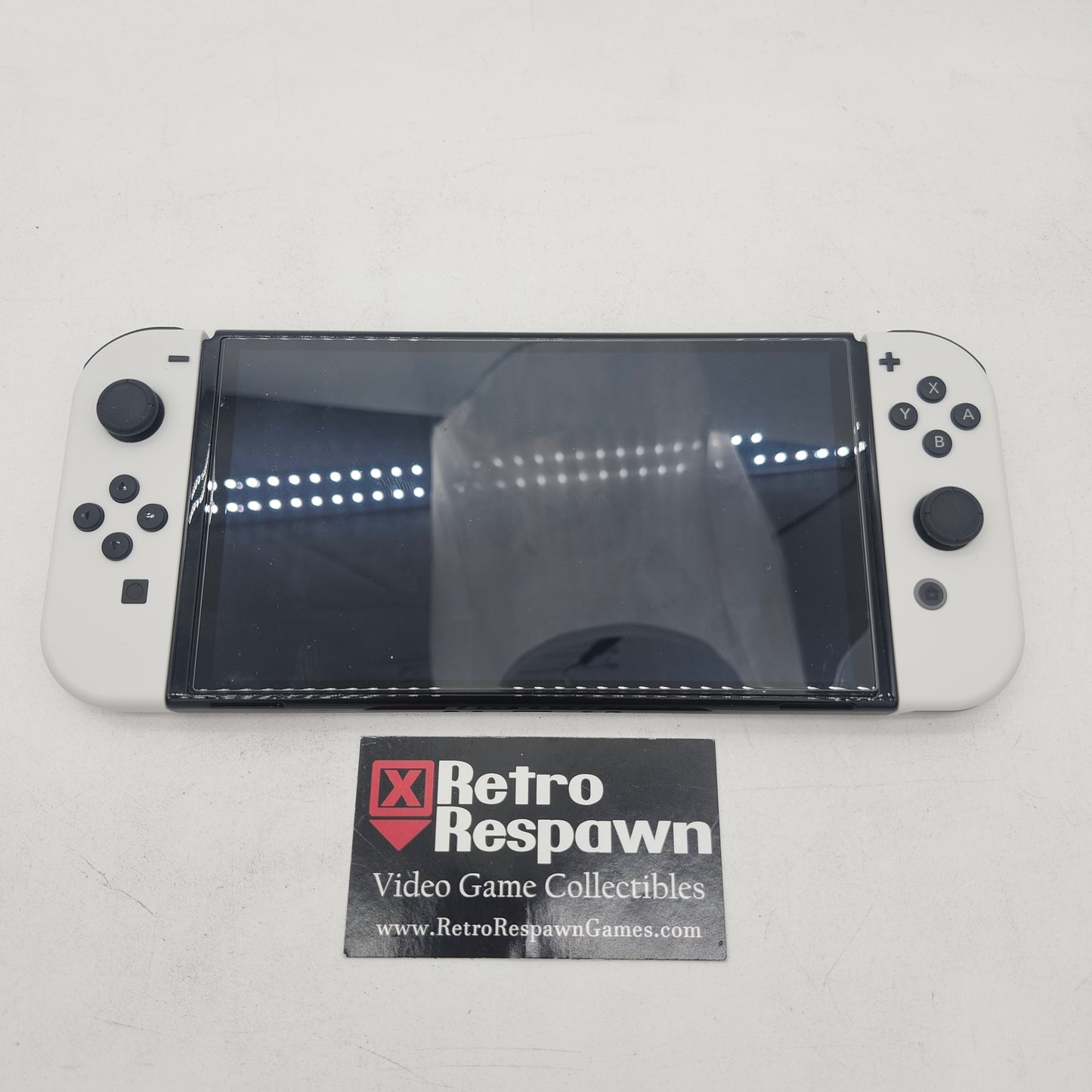 Nintendo Switch OLED with White Joy-Con - Nintendo Switch (Complete)