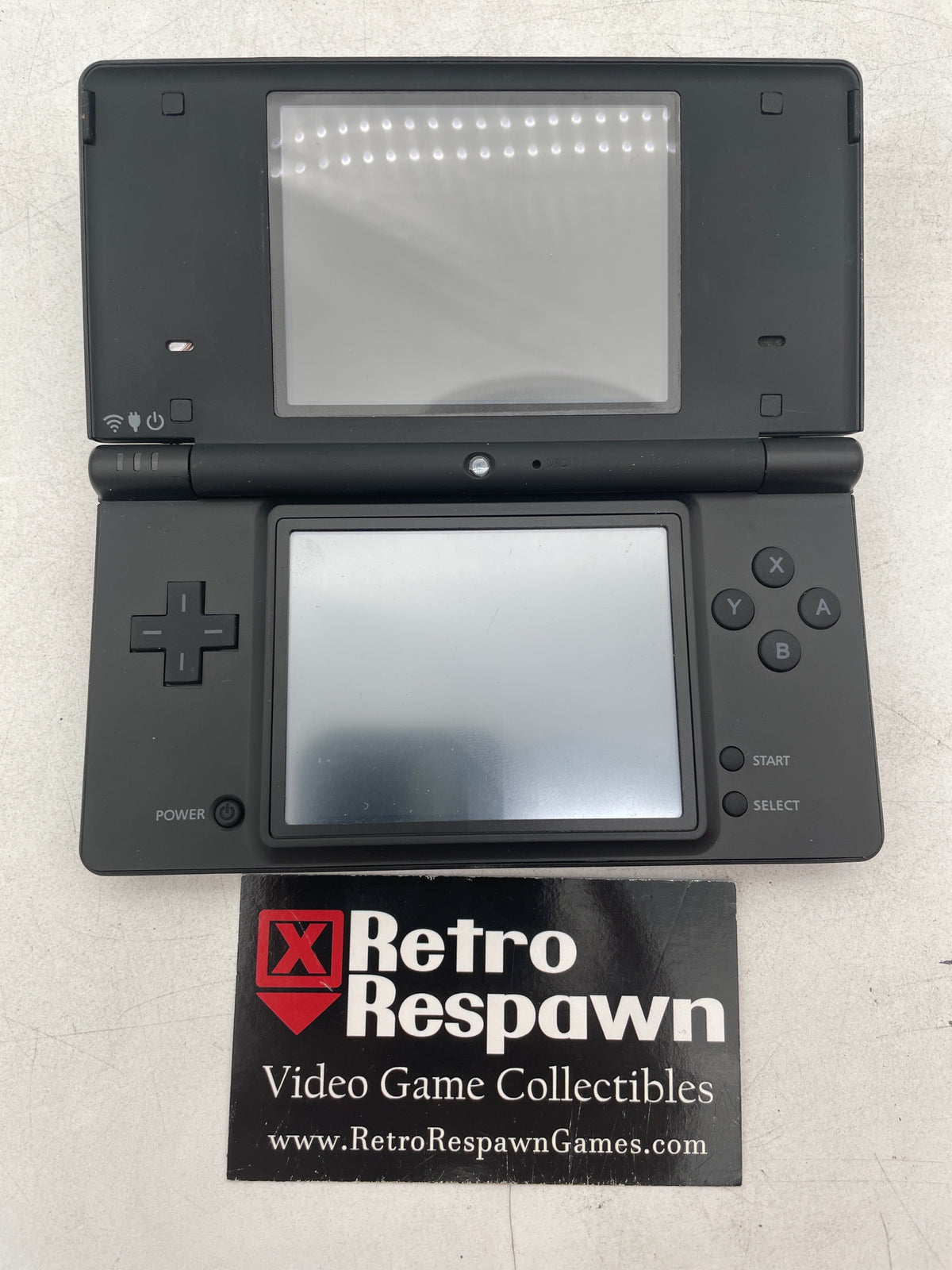 Reshell Nintendo DSi [Kingdom Hearts] - Nintendo DS (Console + Charger)