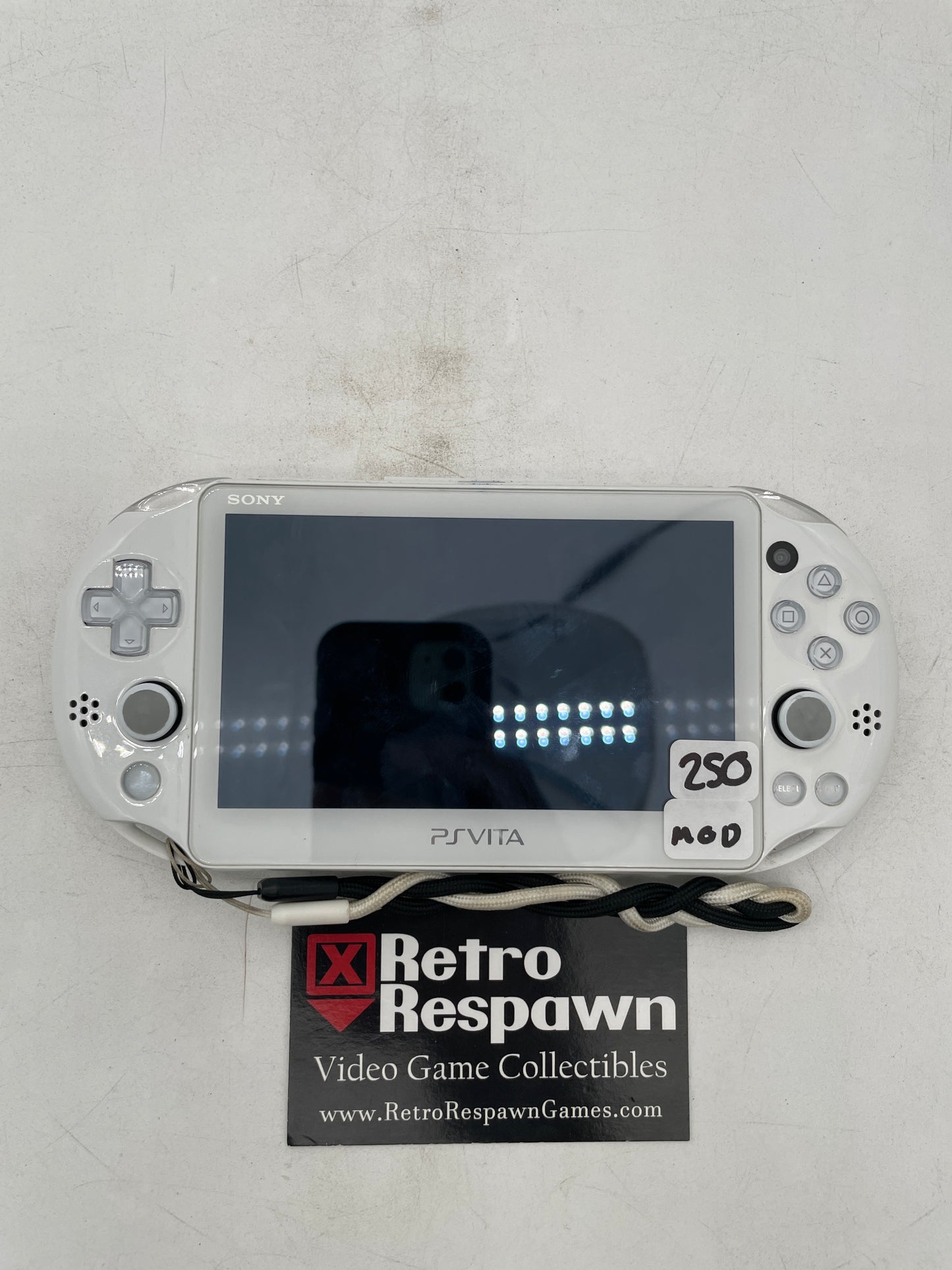Modded PsVita 2000 White - PS Vita (Console + Charger)