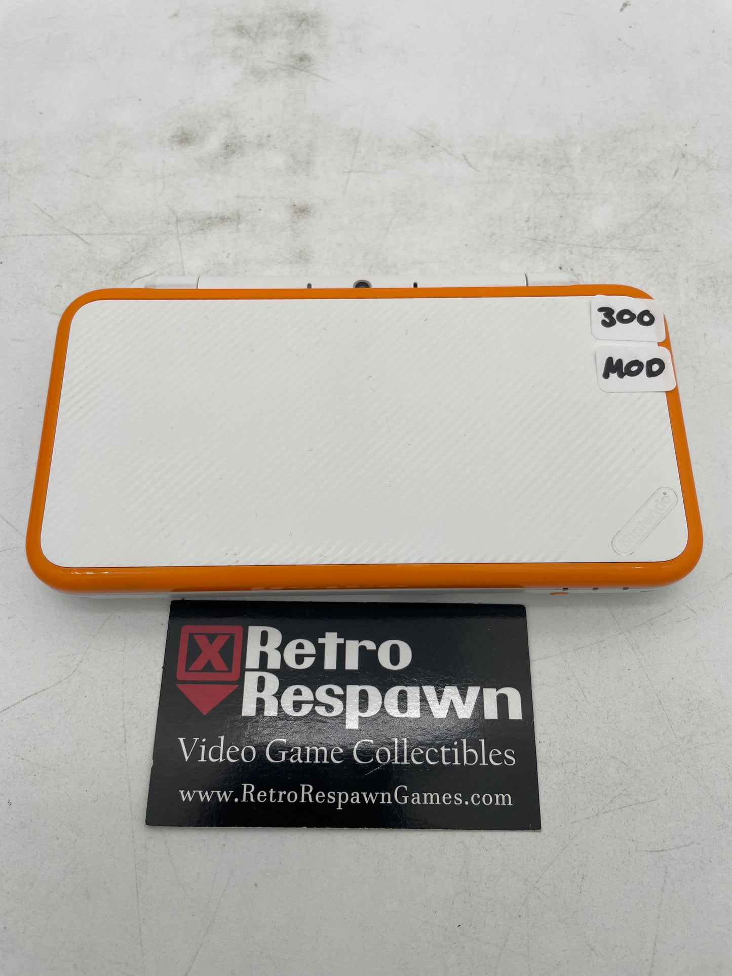 Modded New Nintendo 2DS XL White & Orange - Nintendo 3DS (Console + Charger)
