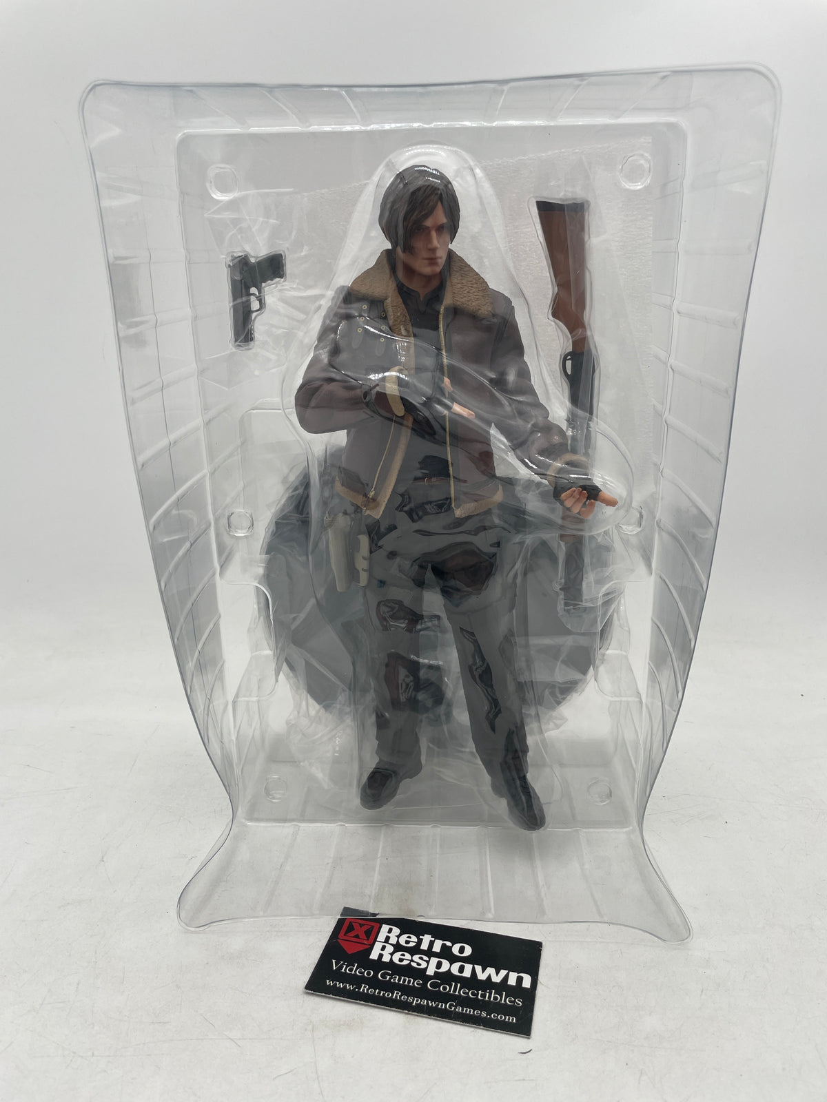Leon S. Kennedy Resident Evil 4 Statue (Complete)