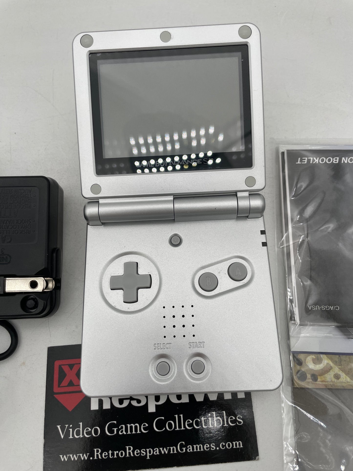 Platinum Gameboy Advance SP - GameBoy Advance (Complete)