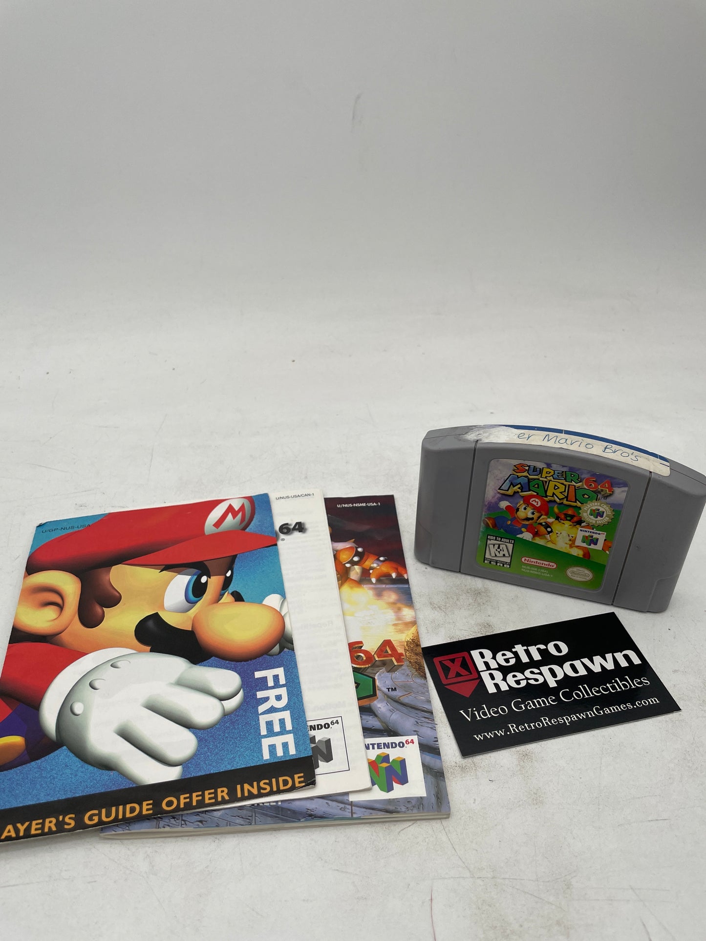 Super Mario 64 [Player's Choice]- Nintendo 64 (Complete)