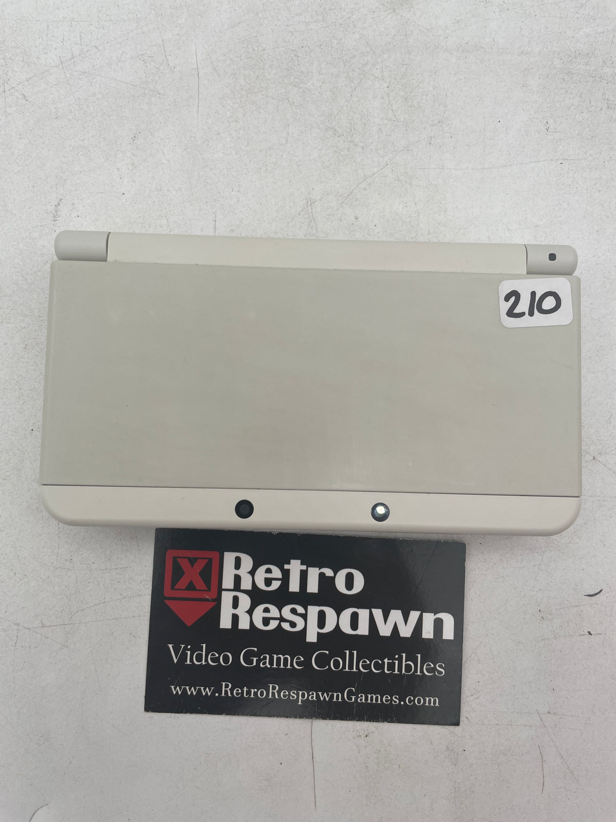 New Nintendo 3DS White - Nintendo 3DS (Console + Charger)