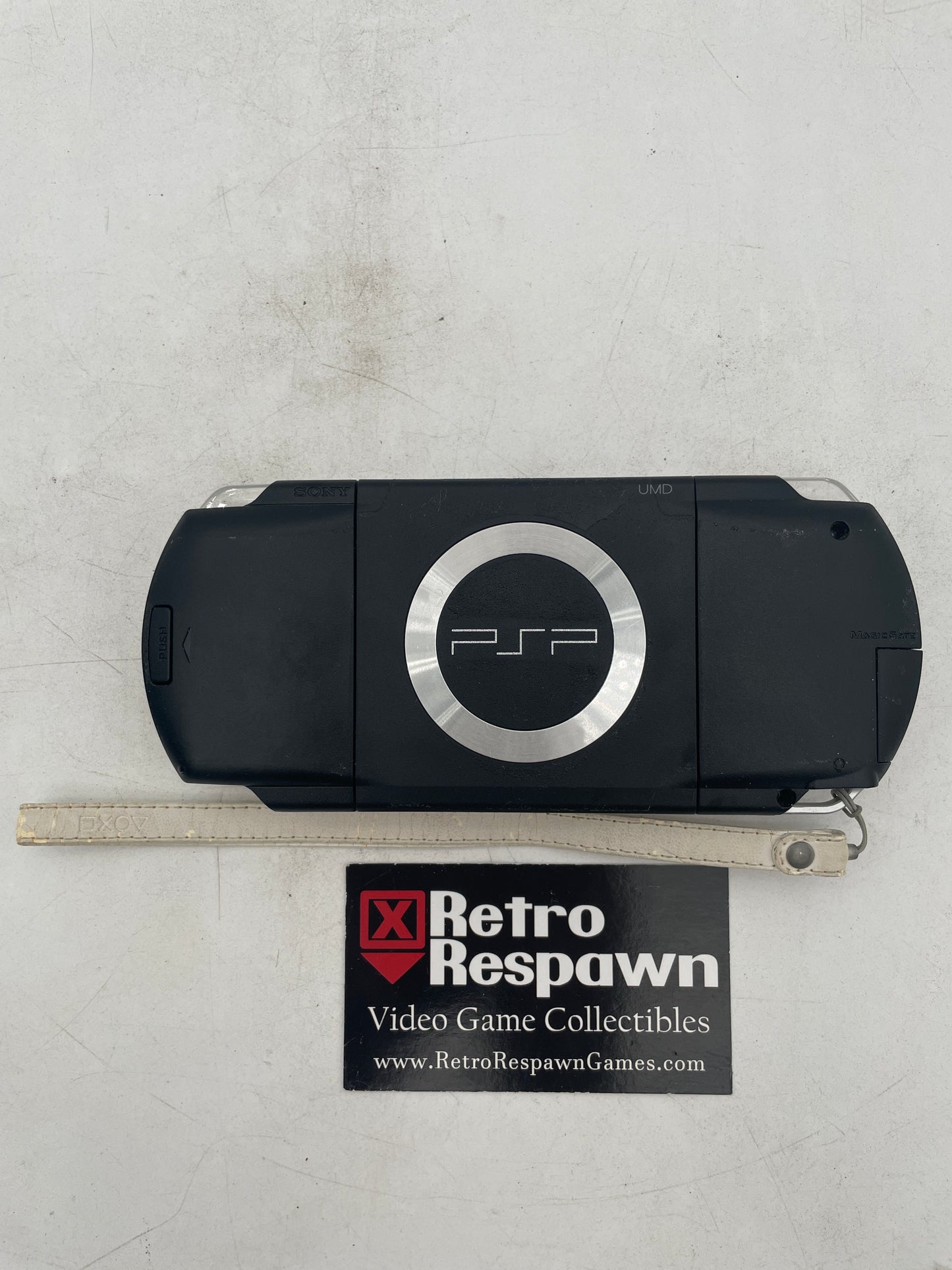 PSP 1000 White/Black Console - PSP (Console+Charger)
