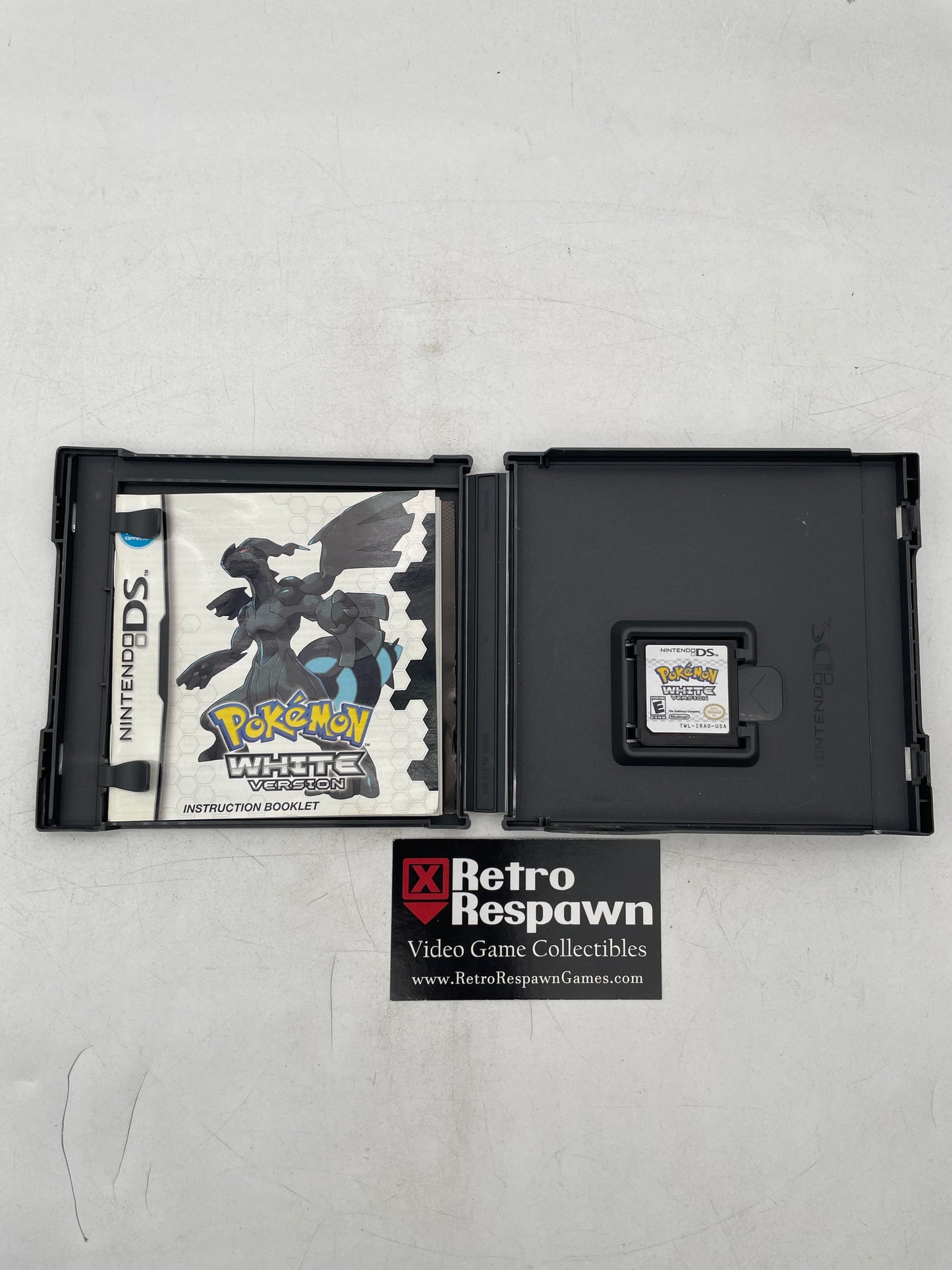 Pokémon White Version [Damaged Box]  - Nintendo DS (Complete)