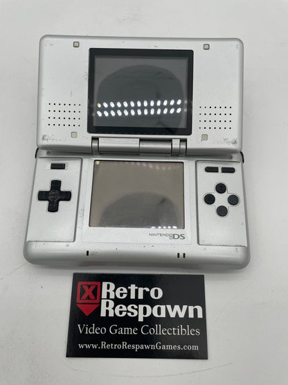 Silver Nintendo DS - Nintendo DS (Console + Charger)