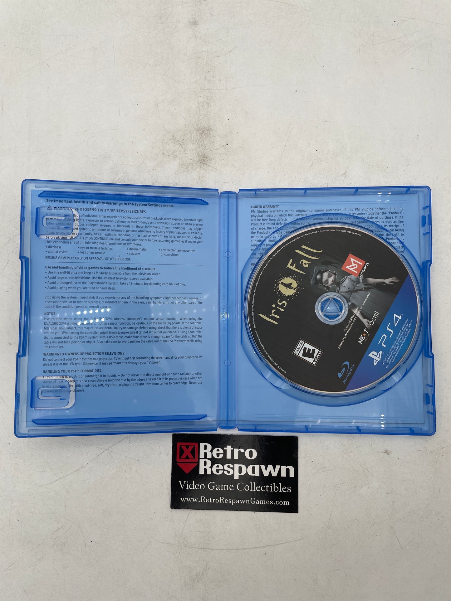 Iris Fall - Playstation 4 (Complete)