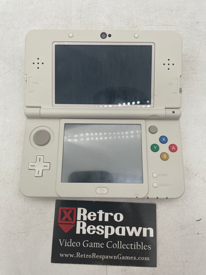 New Nintendo 3DS White - Nintendo 3DS (Console + Charger)