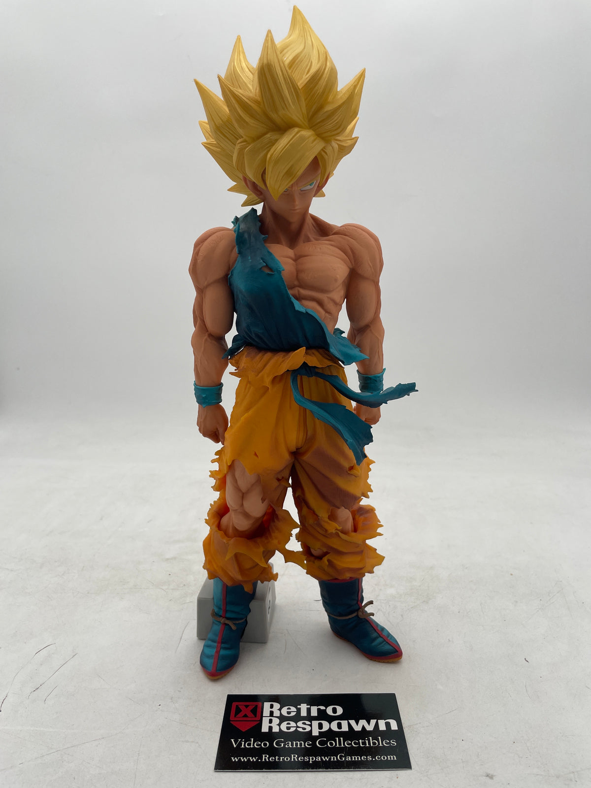 Dragon Ball Xenoverse 2 Super Saiyan Goku Statue