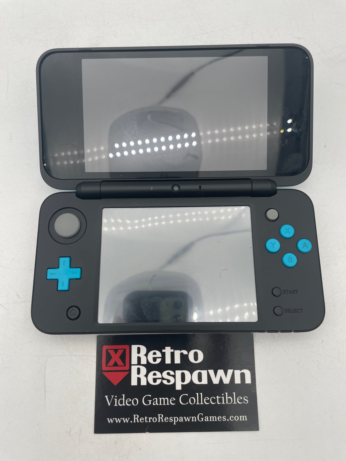 New Nintendo 2DS XL Black & Turquoise - Nintendo 3DS (Console + Charger)