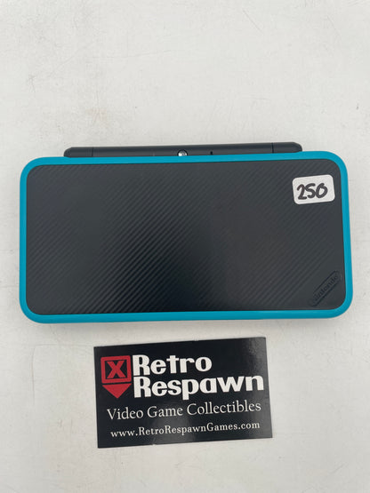 New Nintendo 2DS XL Black & Turquoise - Nintendo 3DS (Console + Charger)