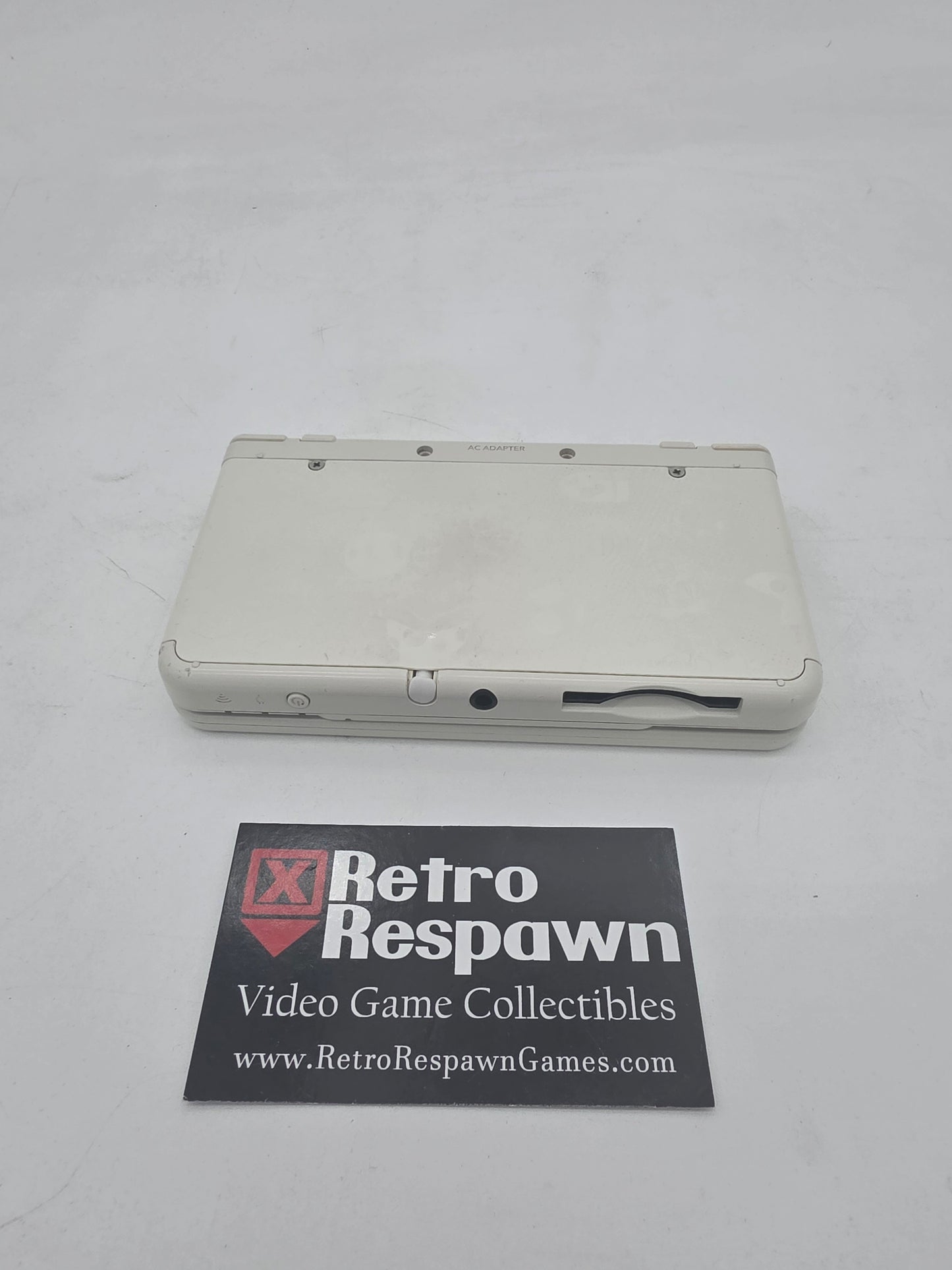 New Nintendo 3DS White Edition - Nintendo 3DS (Console + Charger)