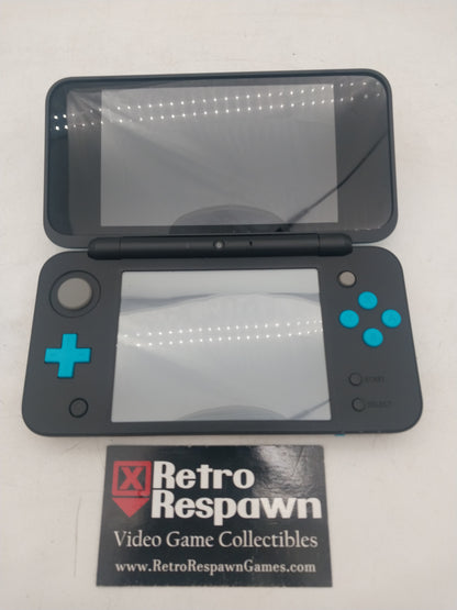 New Nintendo 2DS XL Black & Turquoise - Nintendo 3DS (Console + Charger)