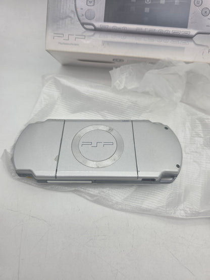 PSP 2000 Ice Silver - JP PSP (Complete)