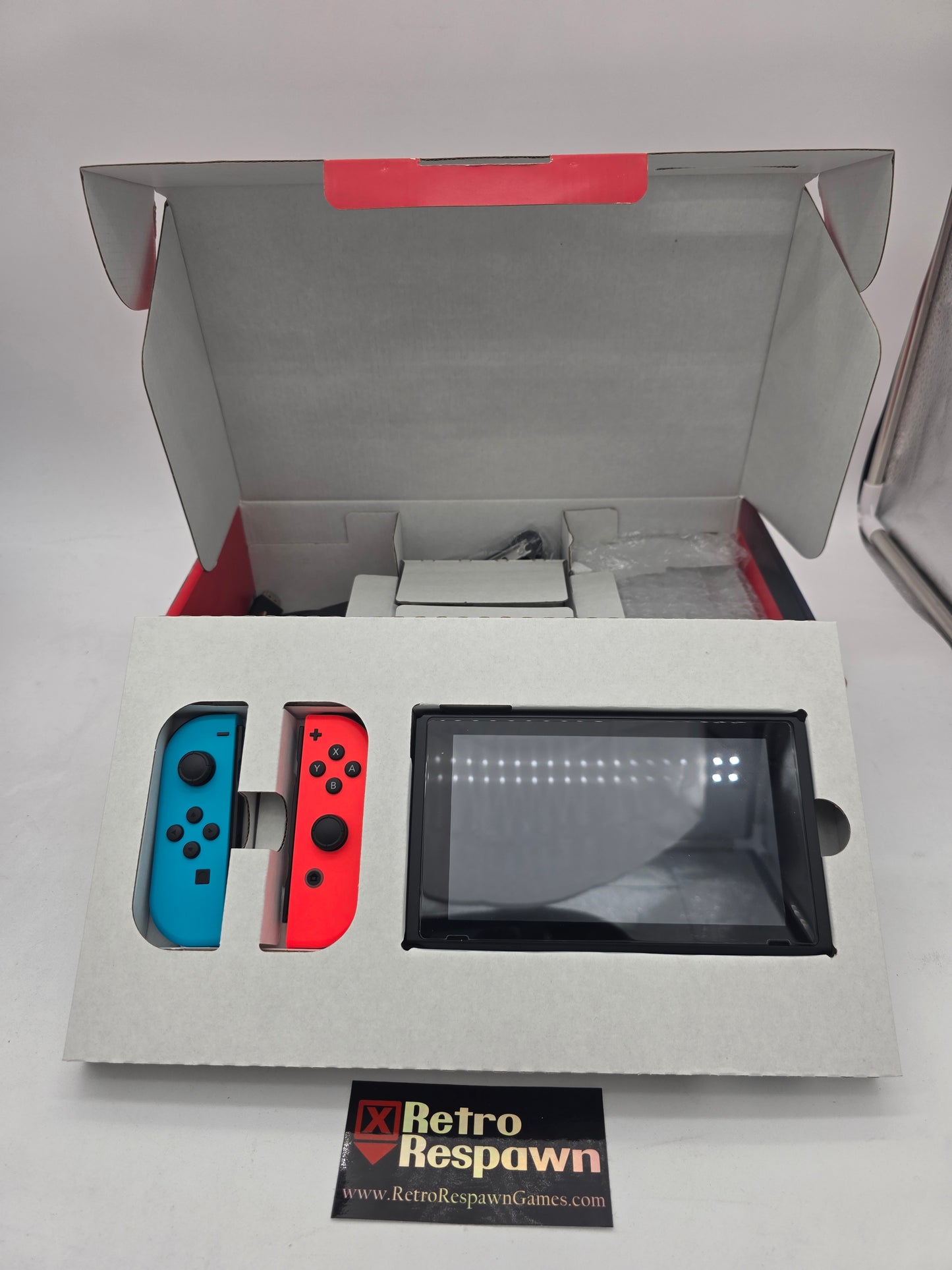 Nintendo Switch with Blue and Red Joy-con [Version 2] - Nintendo Switch (Complete)