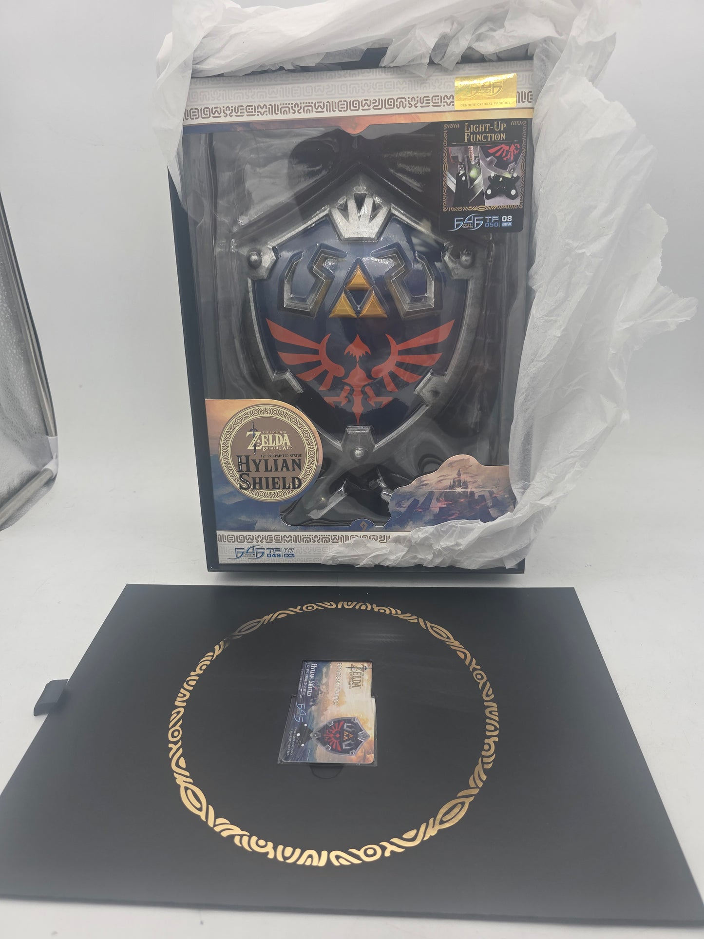 Hylian Shield 12" PVC Painted Statue Exclusive Edition [First4Figure] - Figure/Statue (Complete)