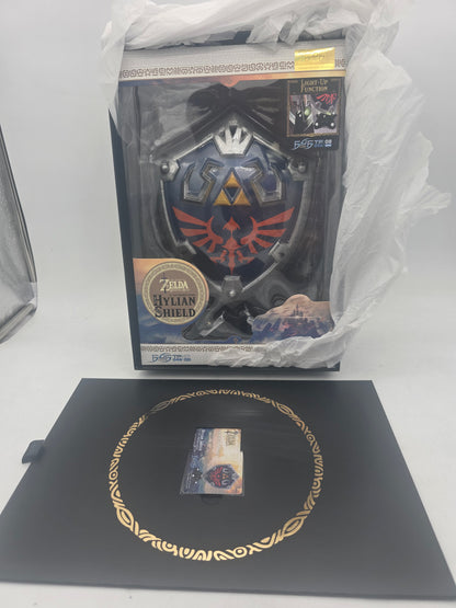Hylian Shield 12" PVC Painted Statue Exclusive Edition [First4Figure] - Figure/Statue (Complete)