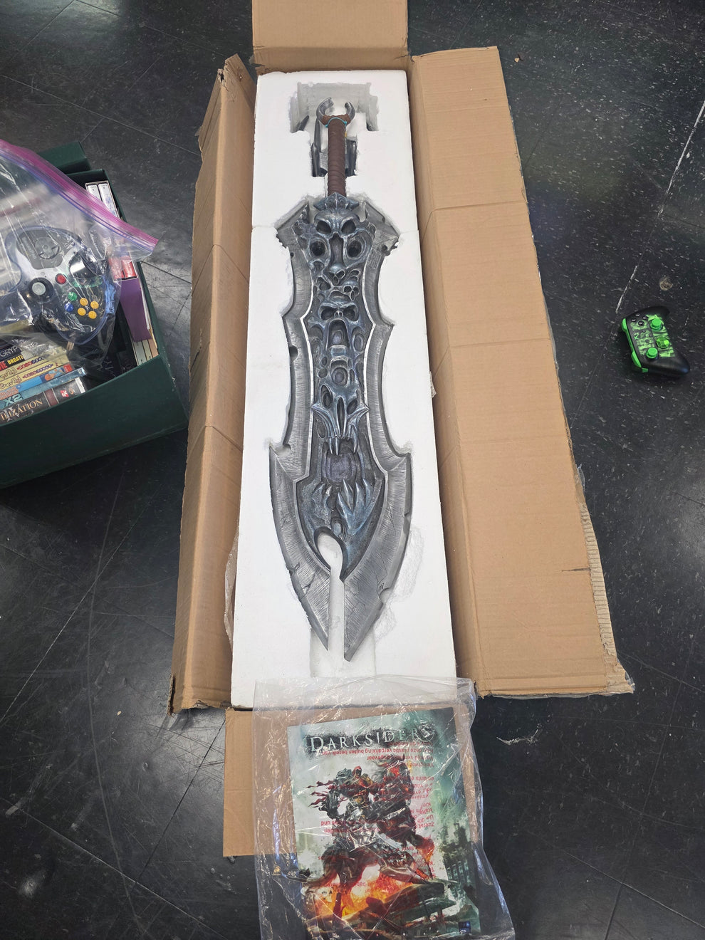 Darksiders Sword 309/600 United Cutlerlty - Collectible (Complete ...