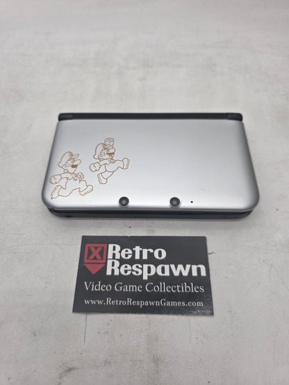 Nintendo 3DS XL Silver Mario & Luigi Limited Edition - Nintendo 3DS (Console + Charger)