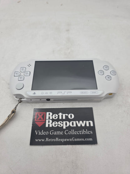 White PSP Street Console PSP-E1008 - PAL PSP (Console and Charger)
