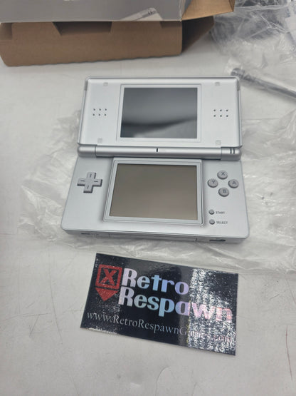 Metallic Silver Nintendo DS Lite - Nintendo DS (Complete)