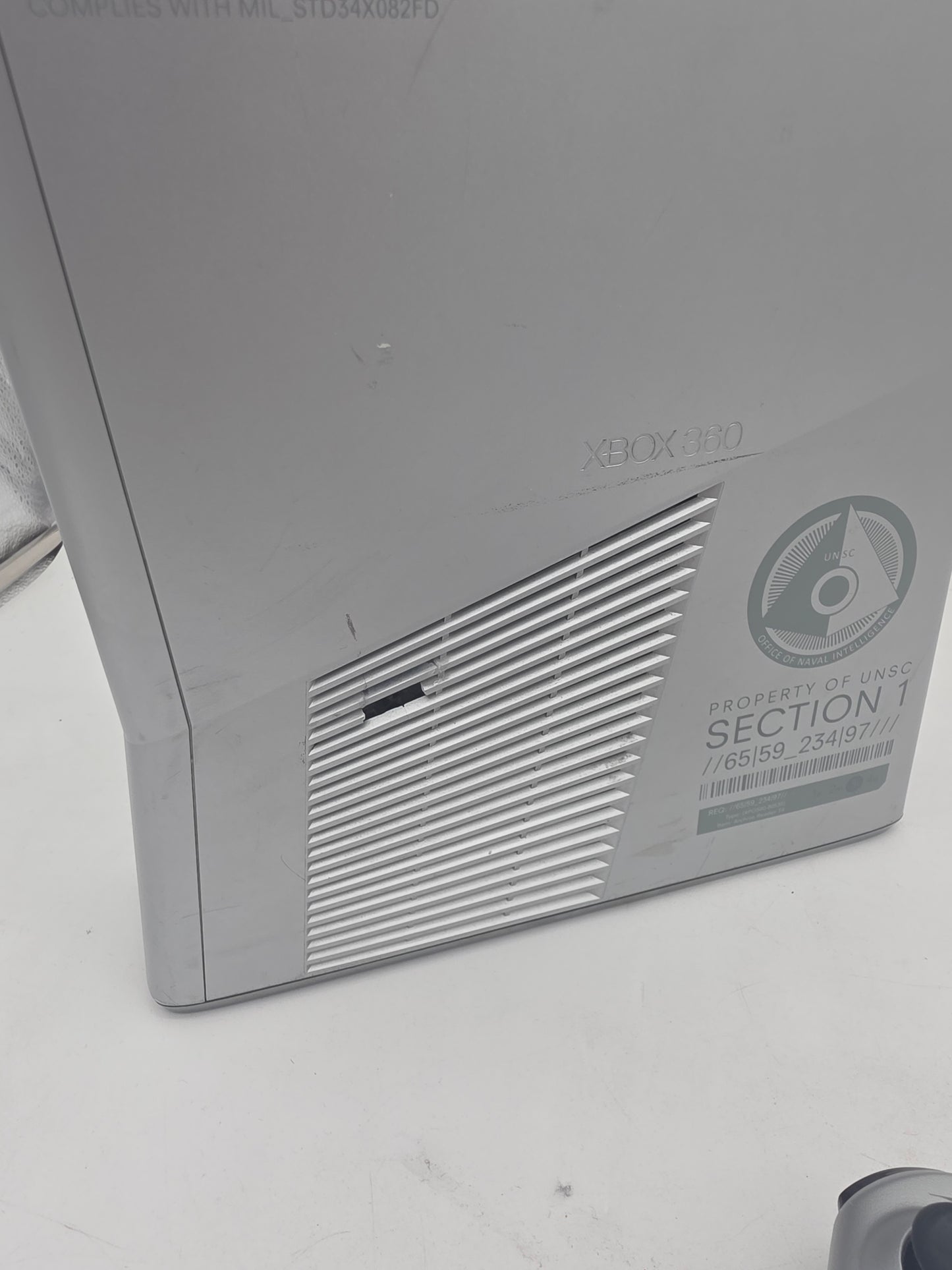 Xbox 360 Console Halo Reach Edition [Cosmetic Flaw] - Xbox 360 (Console,Controller,hardrive,Wires)