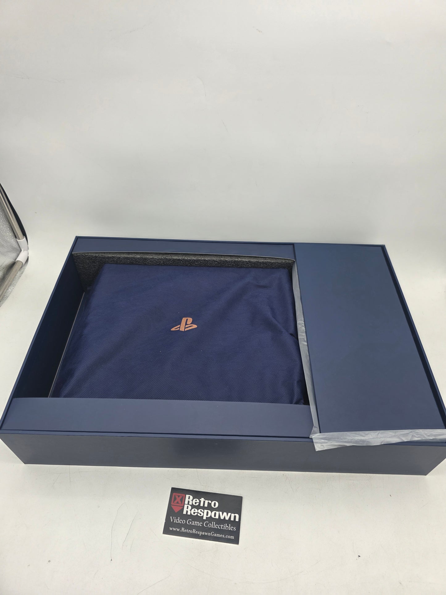 Playstation 4 Pro 2TB [500 Million Limited Edition] - Playstation 4 (Complete)