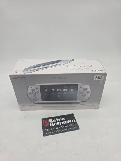 PSP 2000 Ice Silver - JP PSP (Complete)