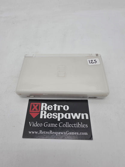 IQue [White] DS Lite - Nintendo DS (Console + Charger)