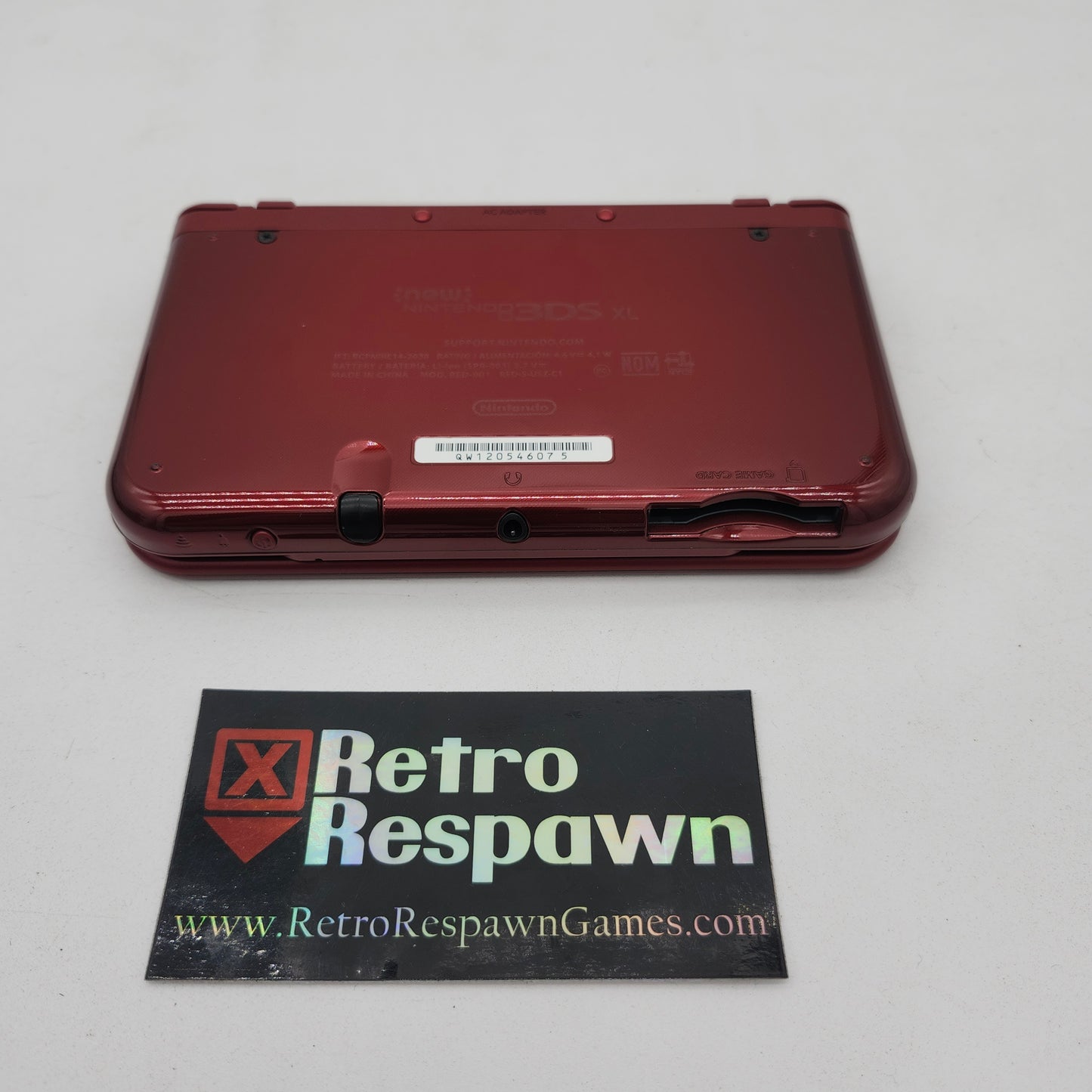 New Nintendo 3DS XL Red - Nintendo 3DS (Console + Charger)