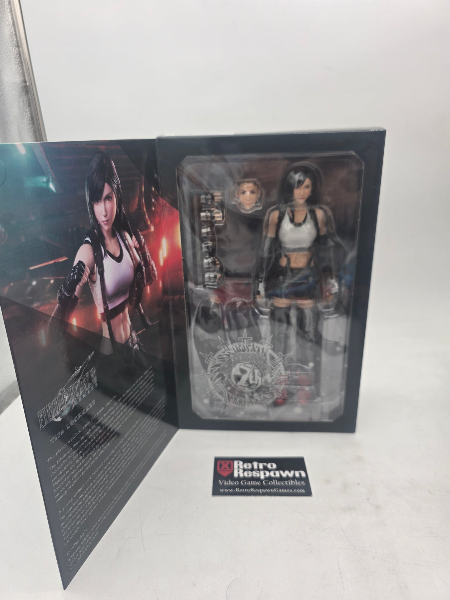 Tifa Lockhart Final Fantasy VII Remake PlayArts Kai - Figure/Statue (Sealed)