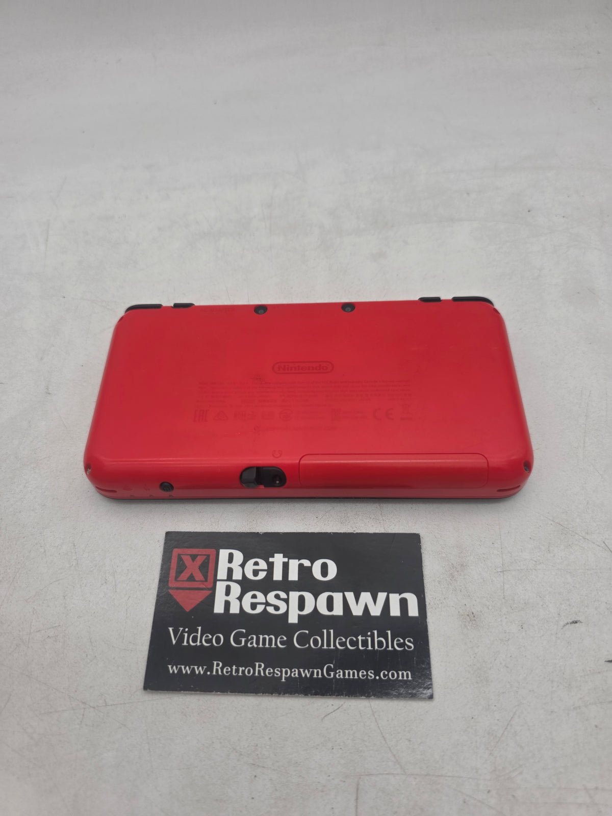 New Nintendo 2DS XL Pokeball - Nintendo 3DS (Console+Charger)
