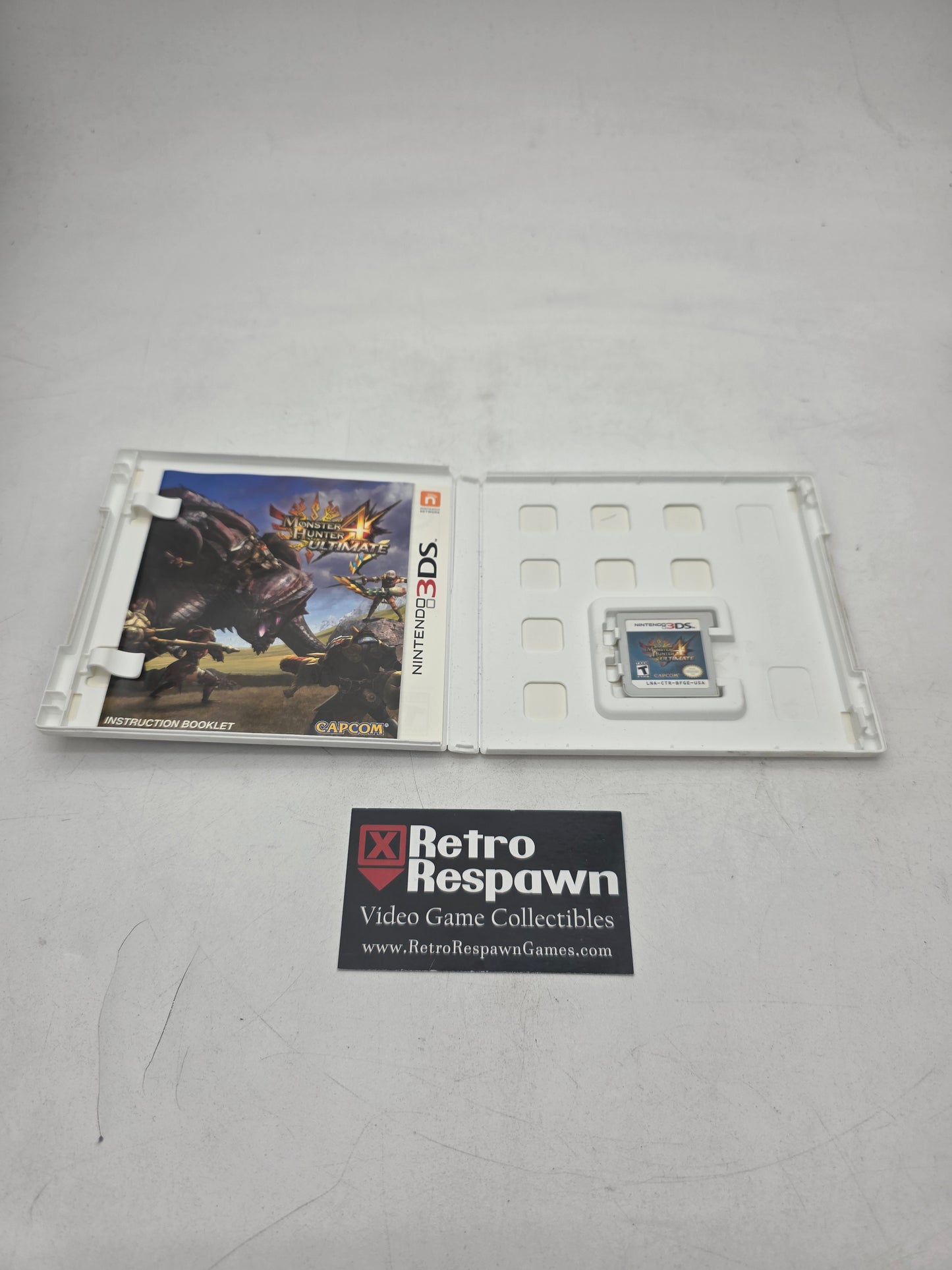 Monster Hunter 4 Ultimate - Nintendo 3DS (Complete)